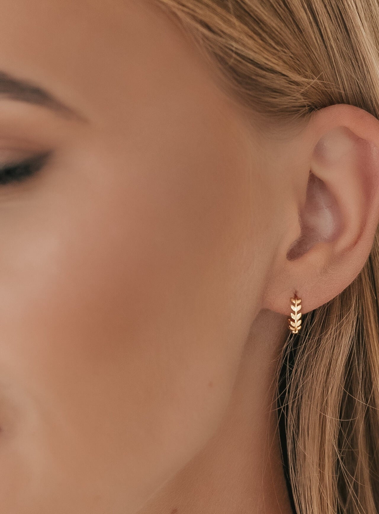 Gold Hoop Leaves