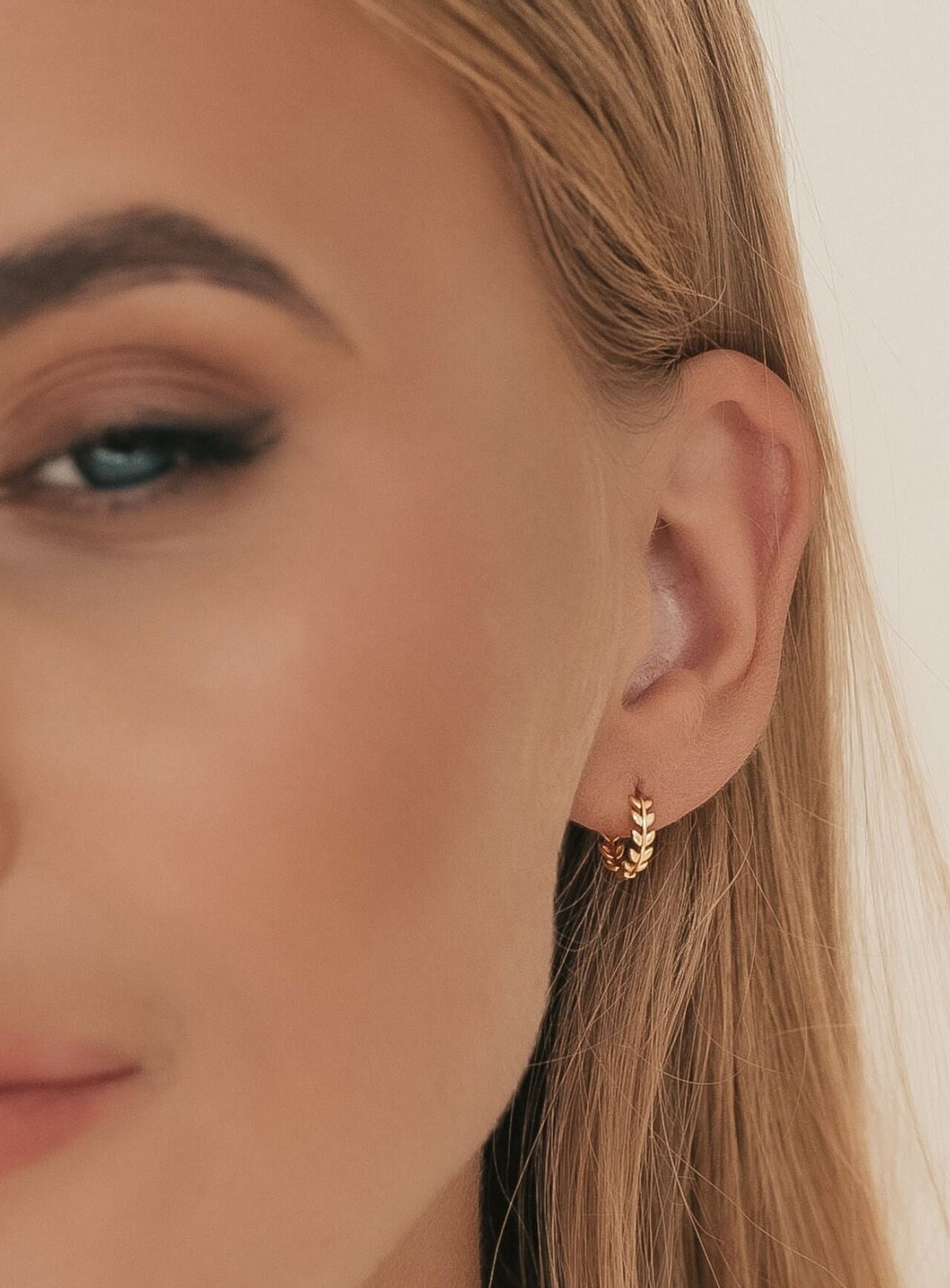 Gold Hoop Leaves