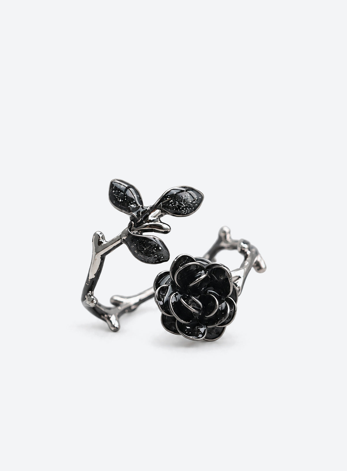 Resin rose ring with wire-wrapped details