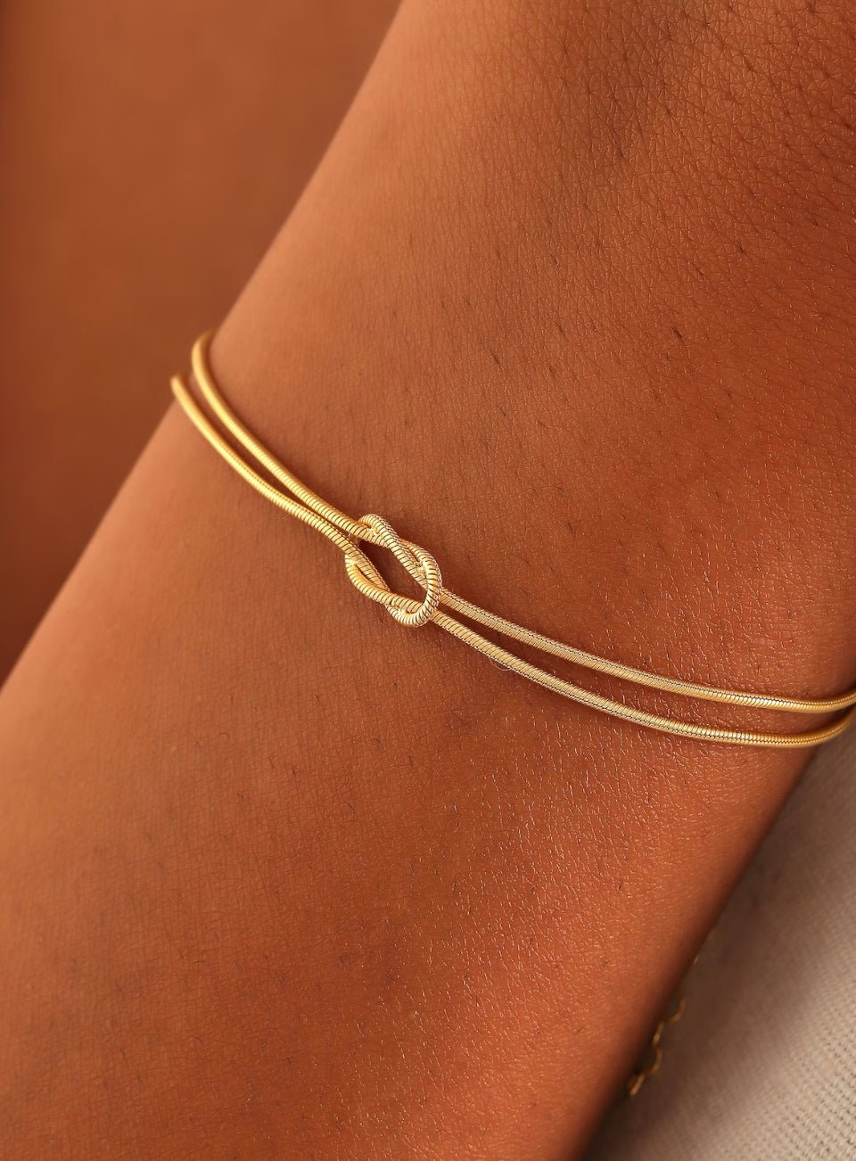 Dainty Knot Bracelet