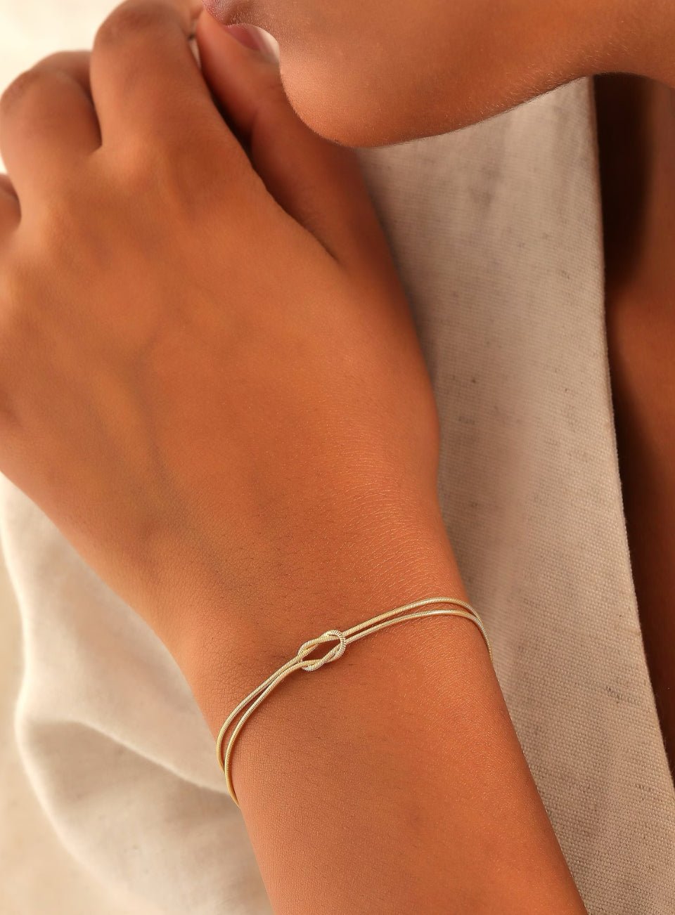 Dainty Knot Bracelet