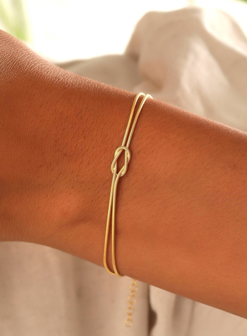 Dainty Knot Bracelet