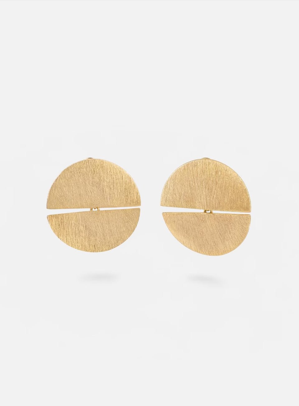 Pair of gold earrings on a white background (Gold)