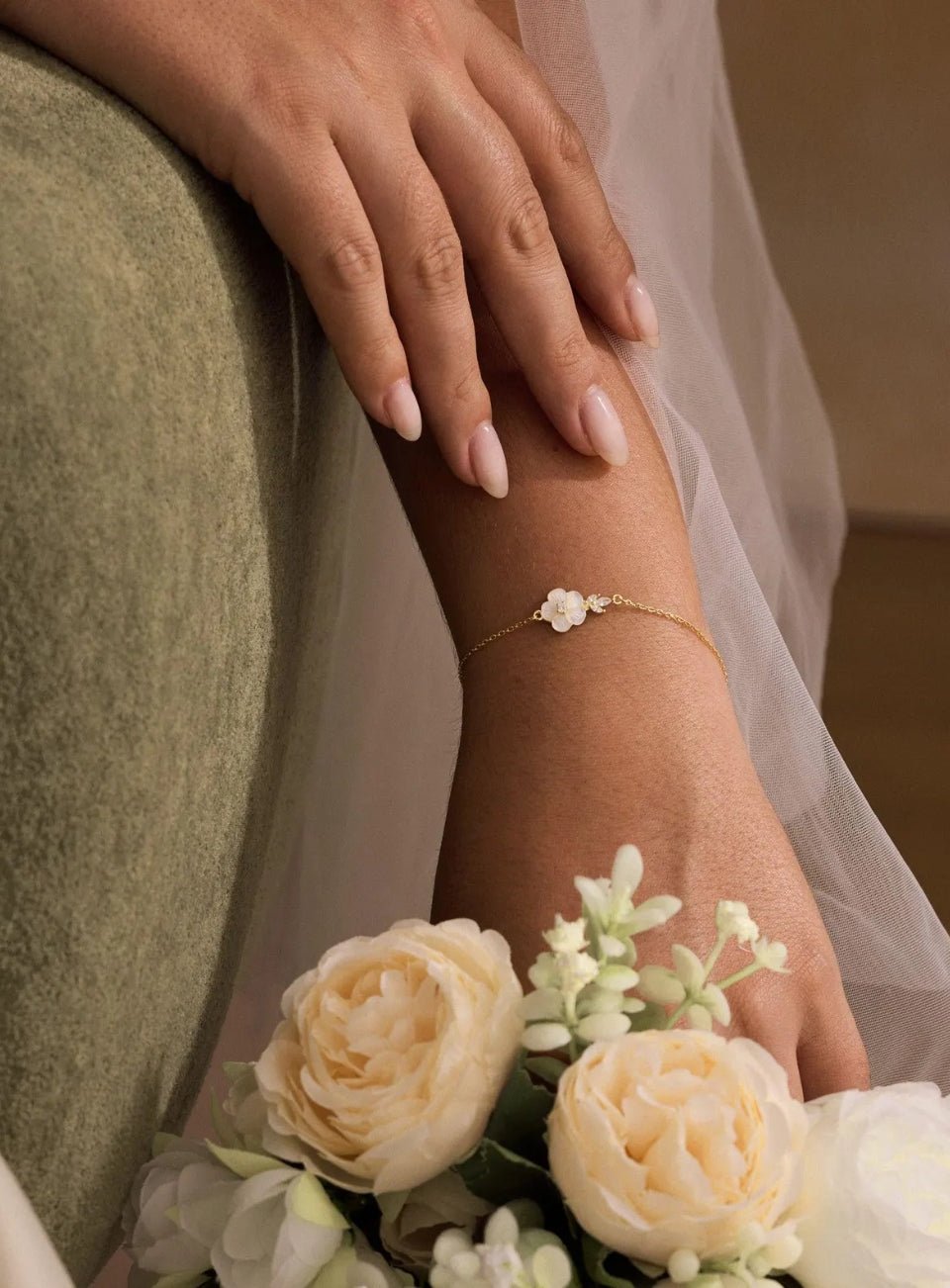 Sterling Silver Mother of Pearl Flower Bracelet