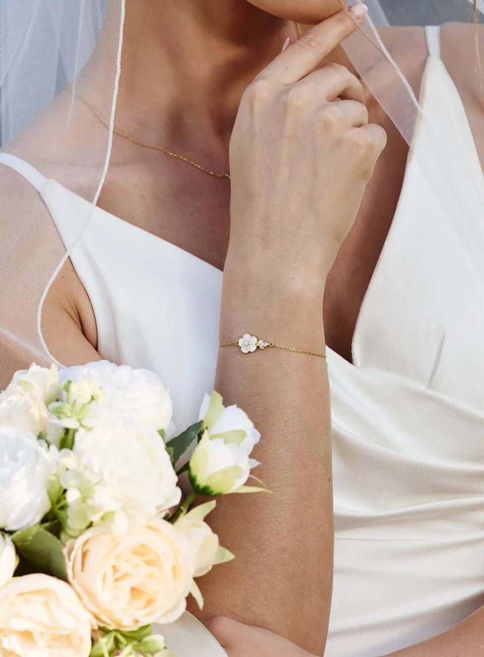 Sterling Silver Mother of Pearl Flower Bracelet