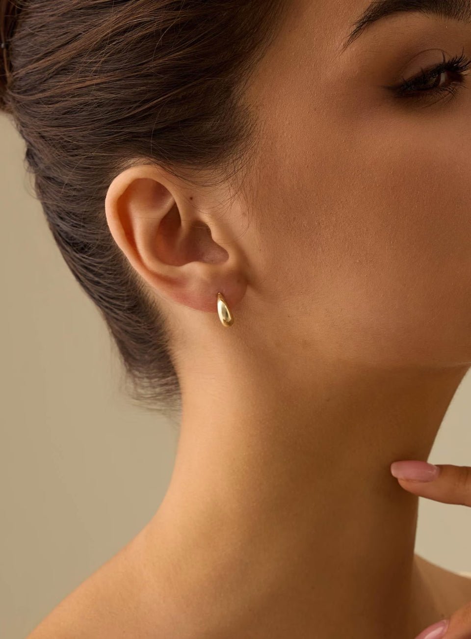 Curve Teardrop Huggie Hoop Earrings