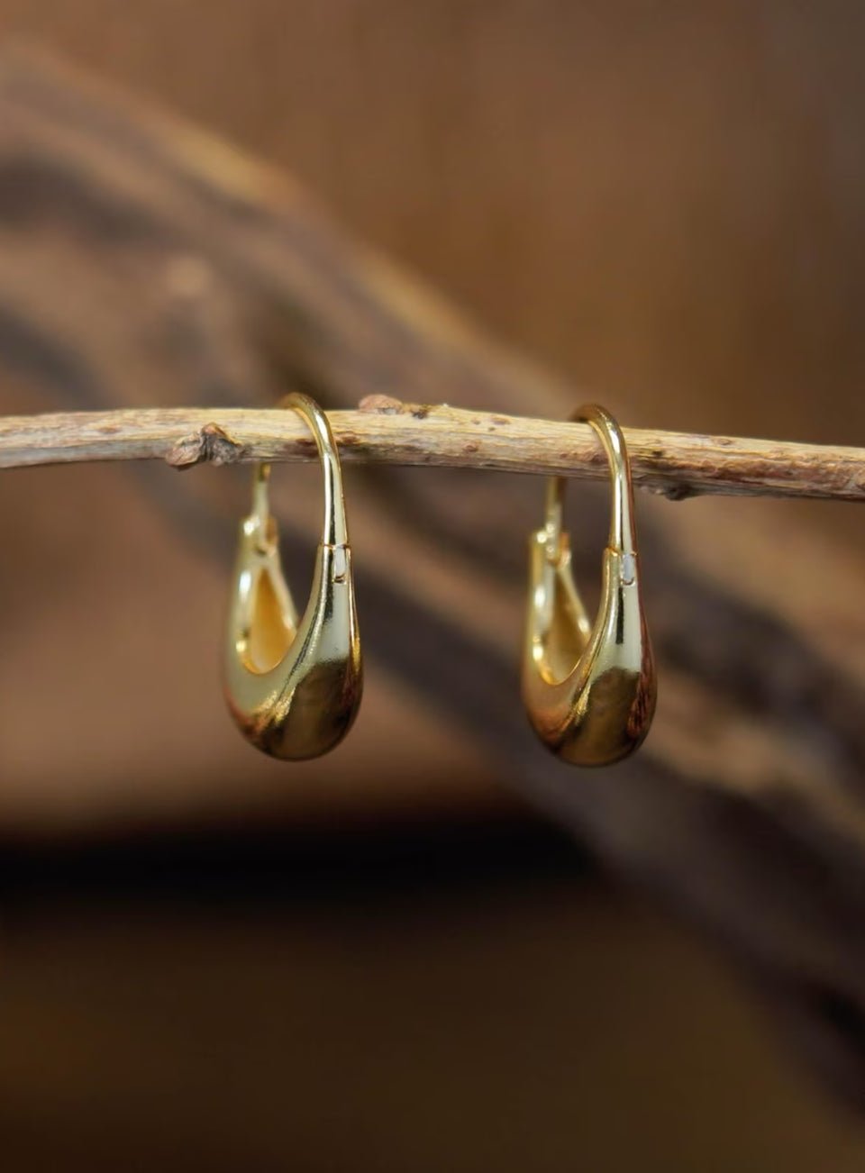 Curve Teardrop Huggie Hoop Earrings