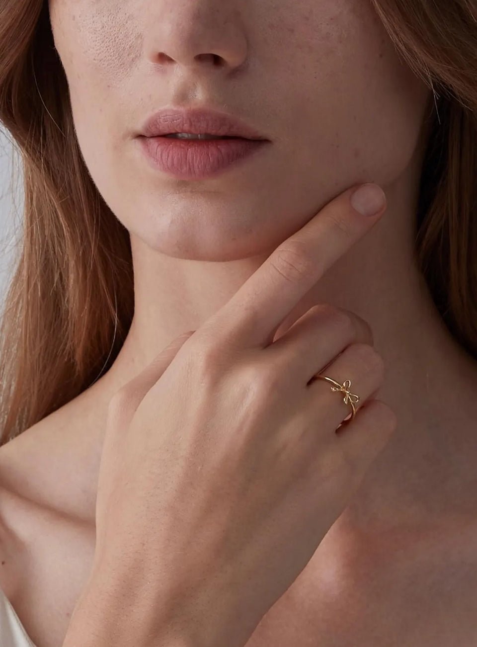 Dainty Bow Tie Band Ring