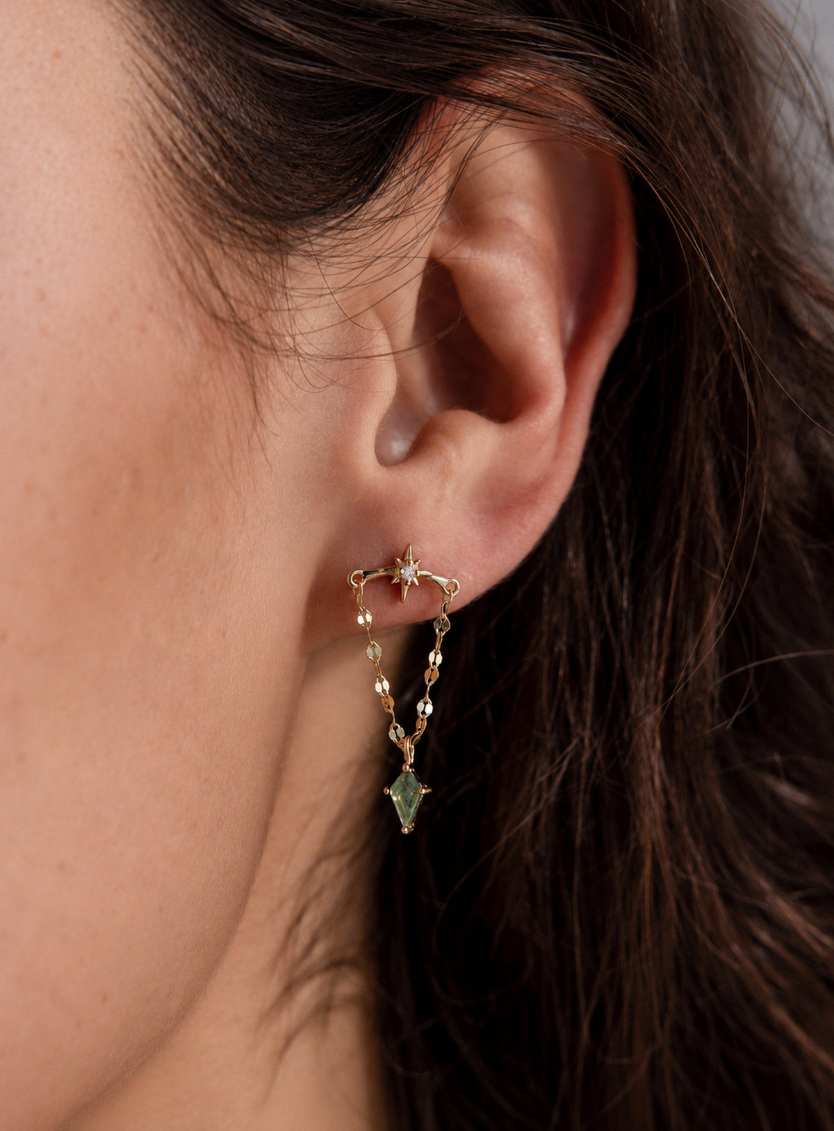 Pair of star stud earrings with double dangling chains and green agate charms (Gold)
