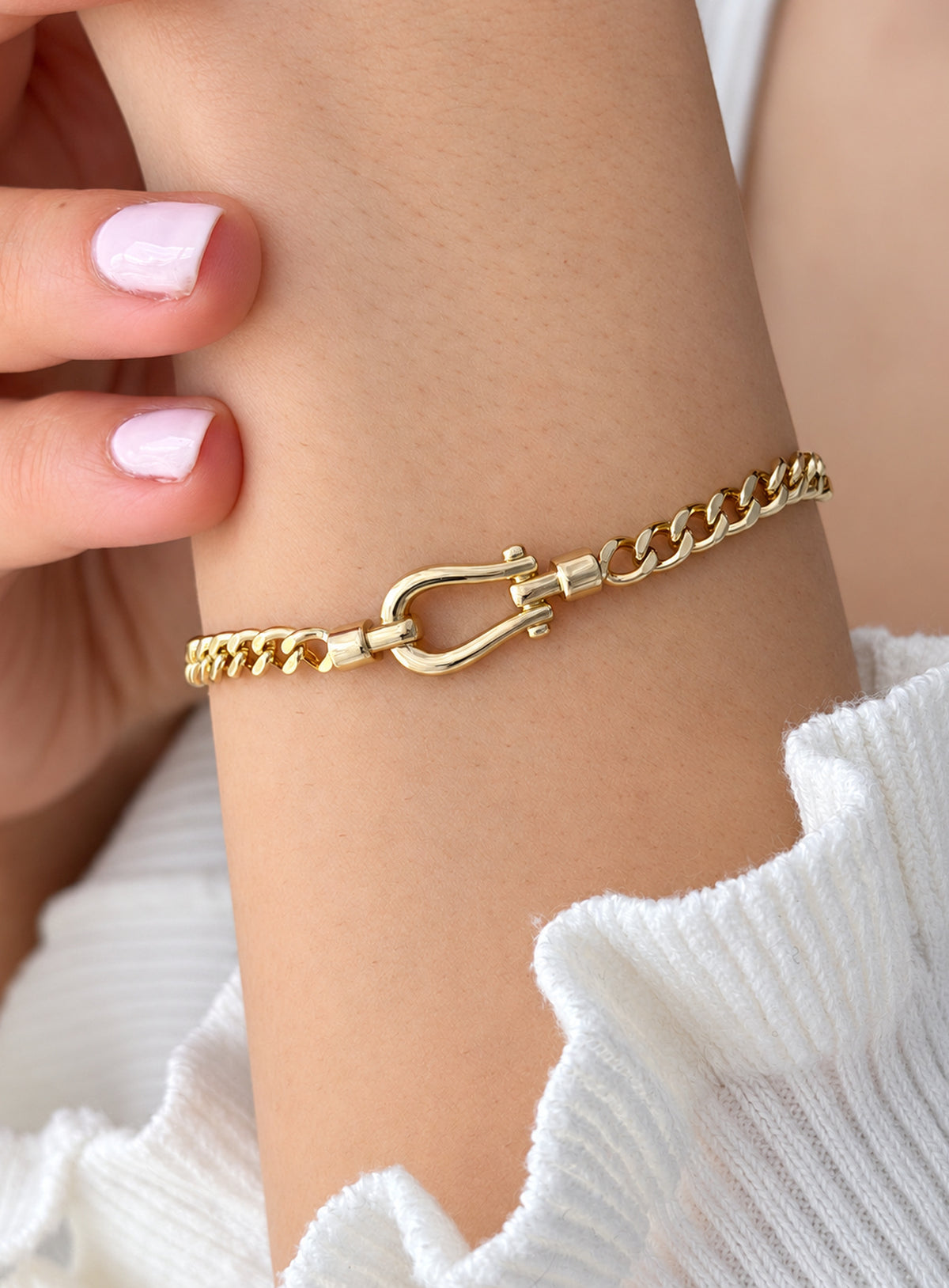 Chain bracelet with a horseshoe-shaped clasp (Gold)